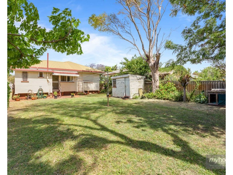 17 Fourth Avenue, Harristown QLD 4350