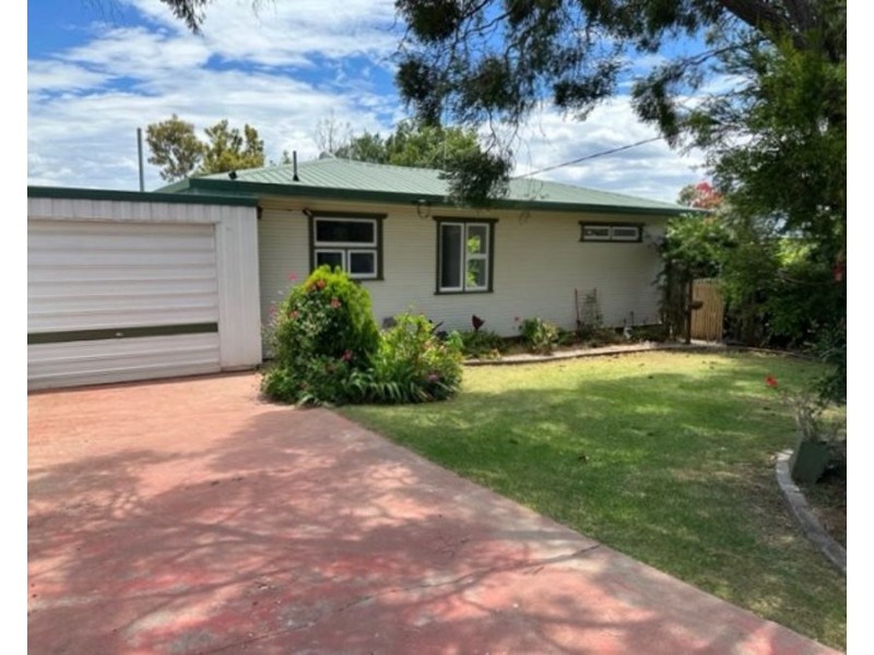 201 Alderley Street, Centenary Heights QLD 4350