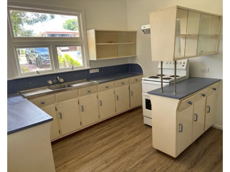 201 Alderley Street, Centenary Heights QLD 4350