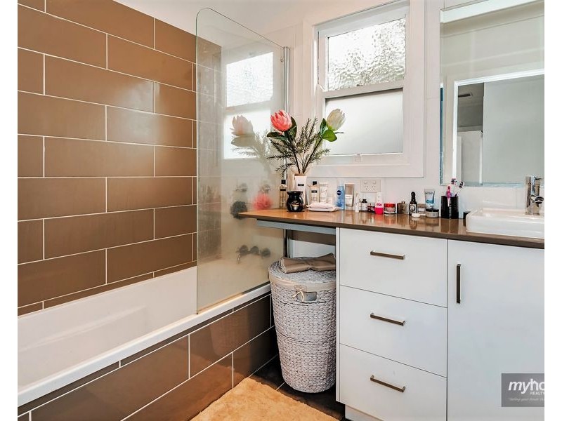 7 Drayton Road, Harristown QLD 4350