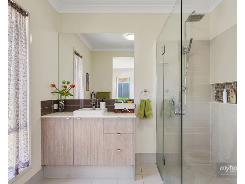 11 Kalimna Drive, Highfields QLD 4352