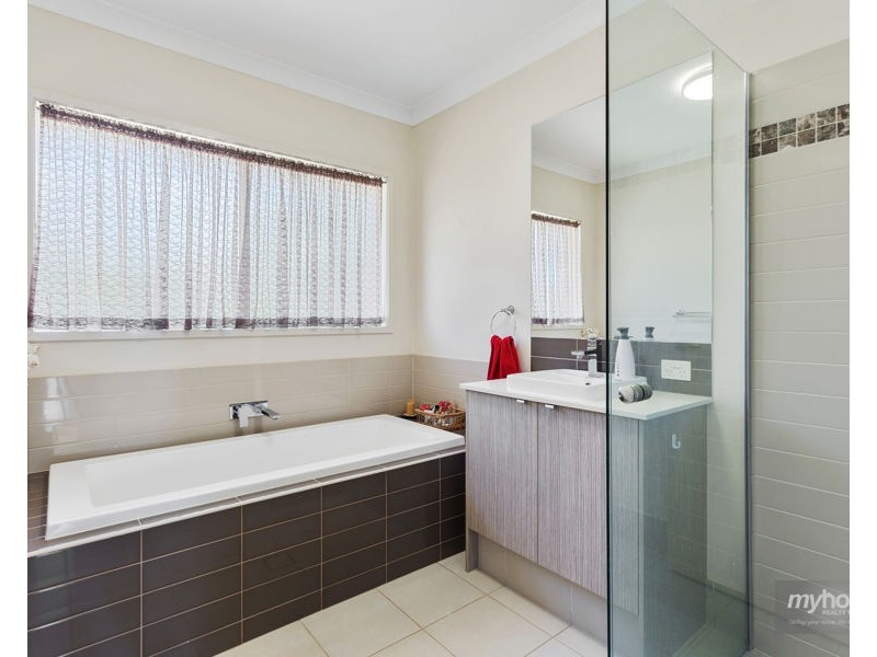 11 Kalimna Drive, Highfields QLD 4352