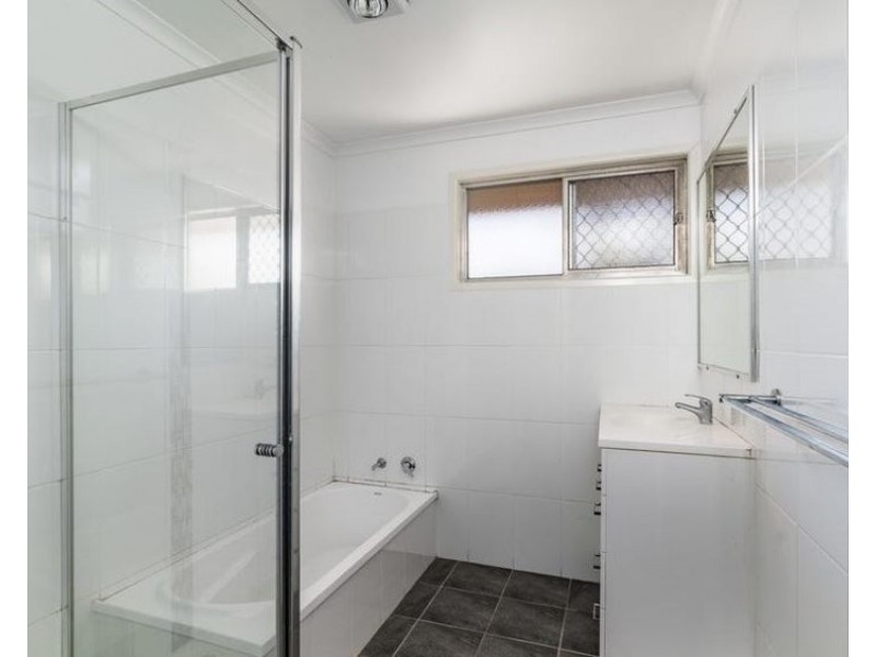 2A Phyllis Street, Harristown QLD 4350