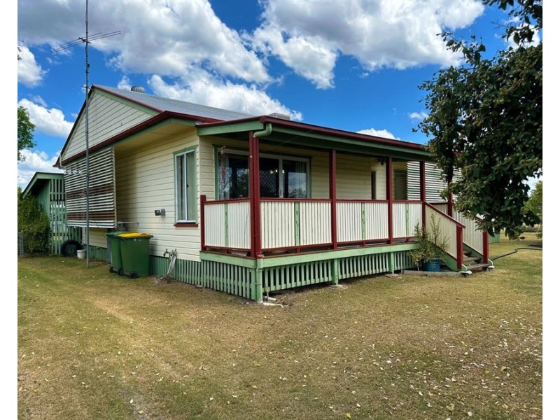 10 Tooth Street, Jondaryan QLD 4403