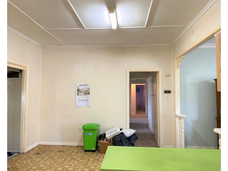 10 Tooth Street, Jondaryan QLD 4403