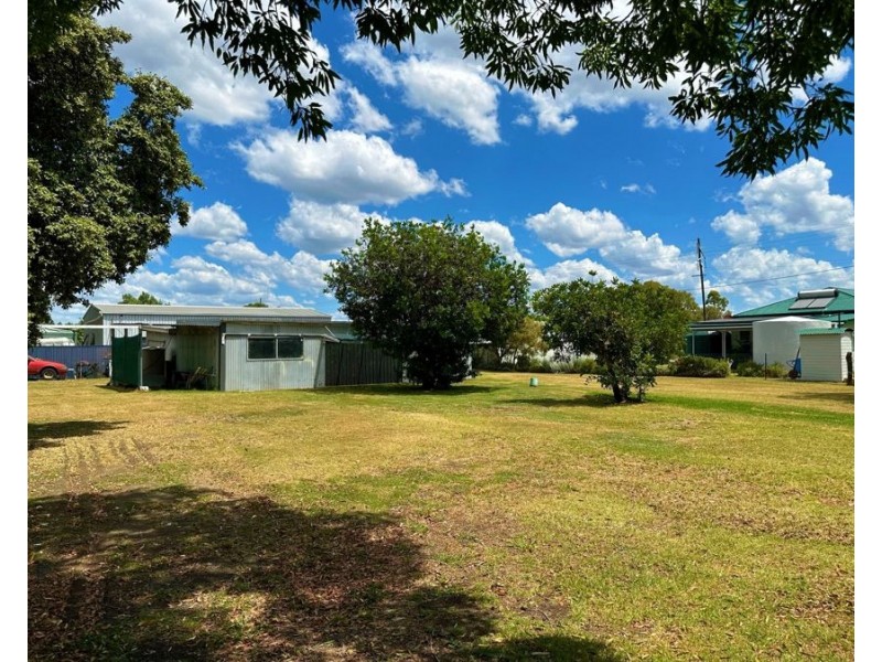 10 Tooth Street, Jondaryan QLD 4403