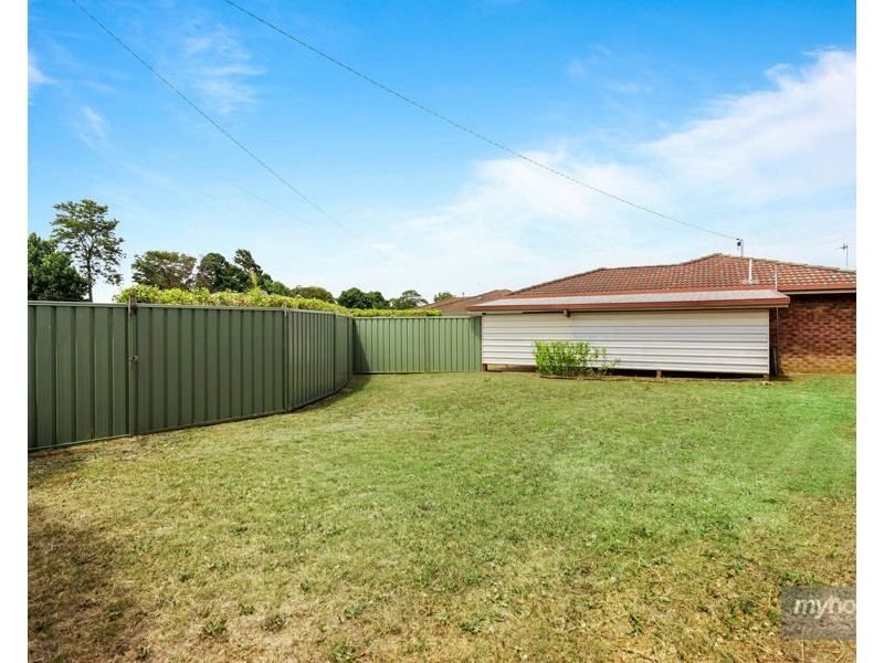 16 Bennett Street, Wilsonton QLD 4350