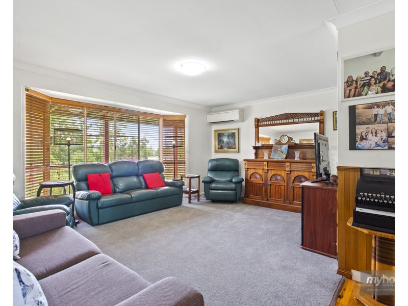 9 Louttit Court, Gowrie Mountain QLD 4350