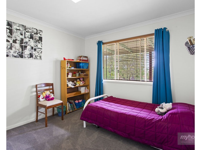 9 Louttit Court, Gowrie Mountain QLD 4350