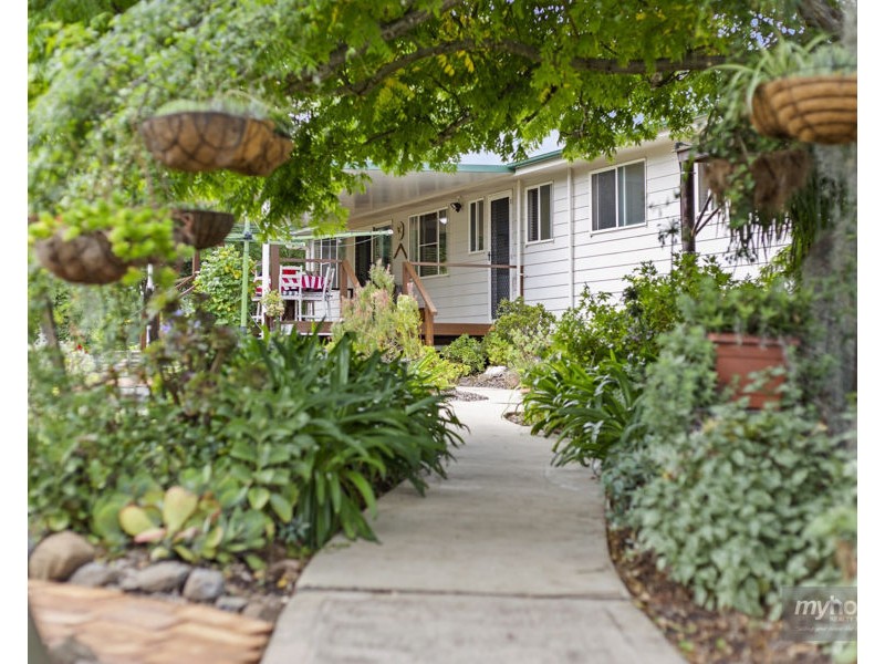 9 Louttit Court, Gowrie Mountain QLD 4350