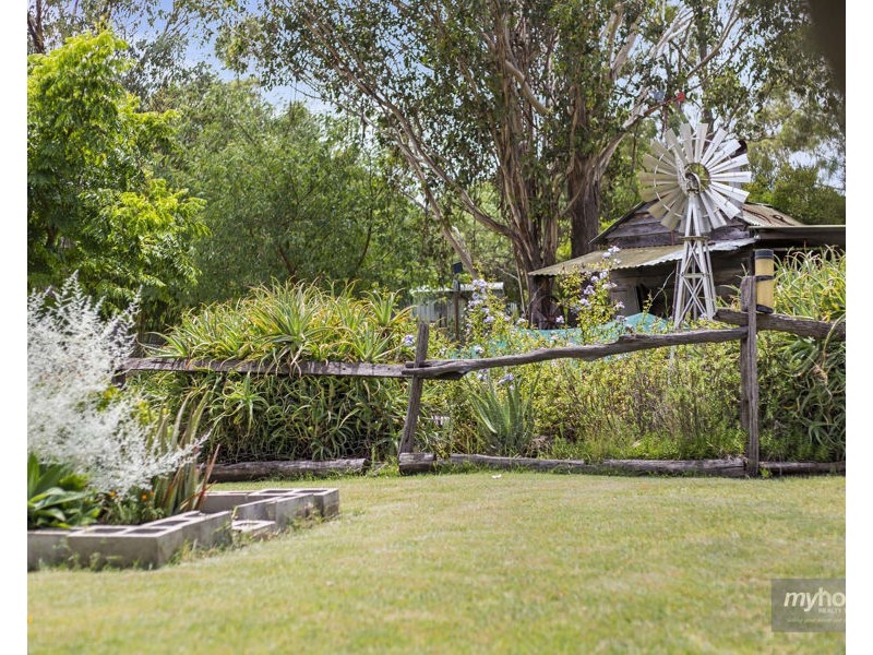 9 Louttit Court, Gowrie Mountain QLD 4350