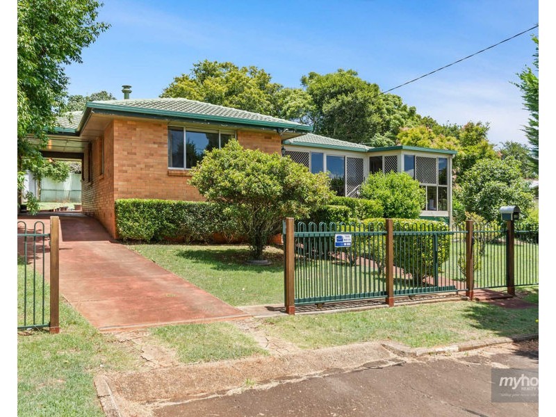 42 Loch Street, Centenary Heights QLD 4350