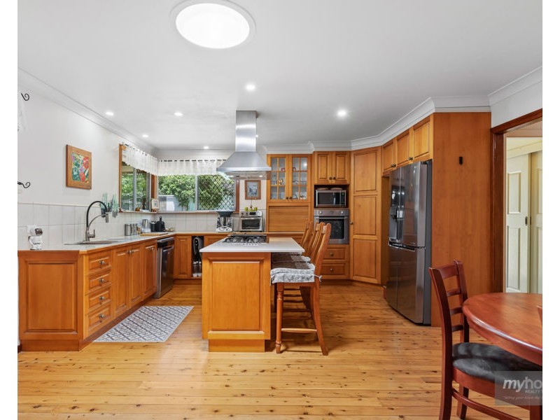 42 Loch Street, Centenary Heights QLD 4350