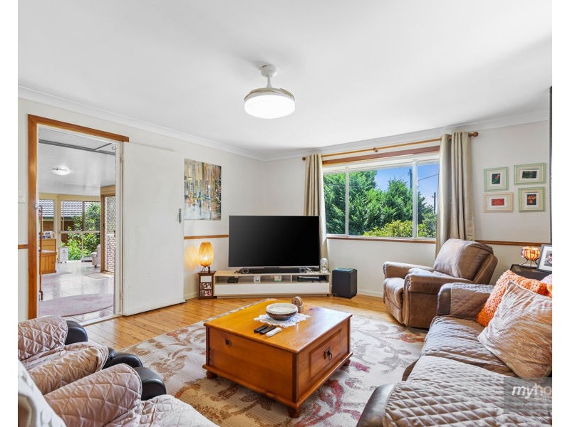 42 Loch Street, Centenary Heights QLD 4350