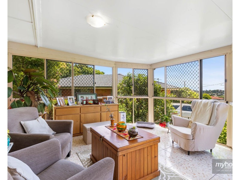 42 Loch Street, Centenary Heights QLD 4350