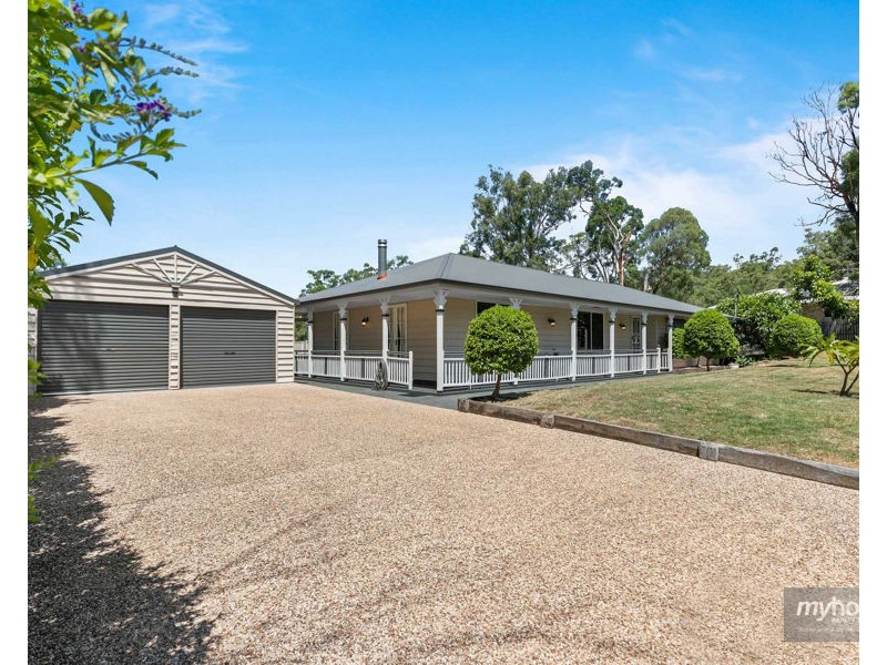 17 Gordon Crescent, Withcott QLD 4352