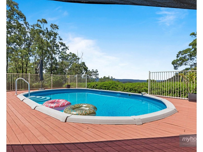 17 Gordon Crescent, Withcott QLD 4352