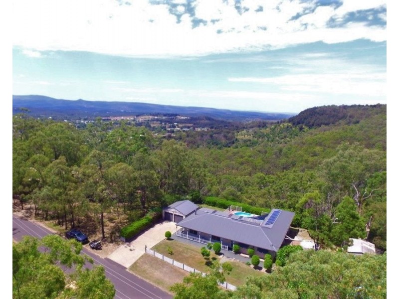 17 Gordon Crescent, Withcott QLD 4352