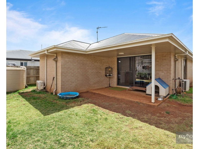 4 Downs Street, Glenvale QLD 4350