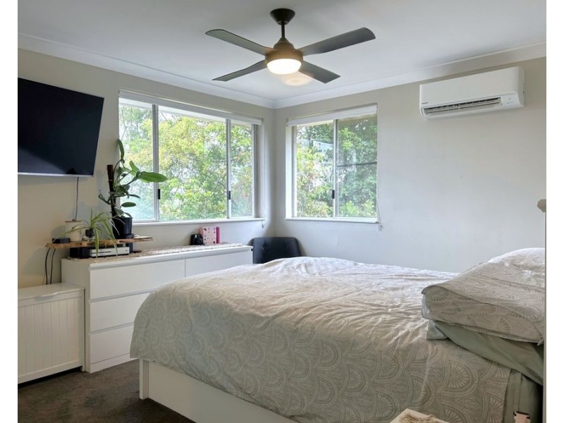 69 Holberton Street, Rockville QLD 4350