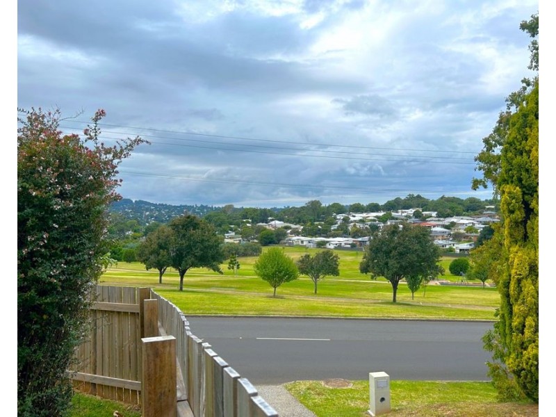 69 Holberton Street, Rockville QLD 4350