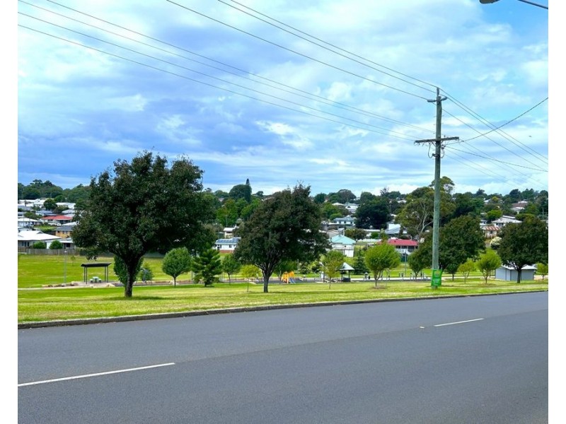 69 Holberton Street, Rockville QLD 4350