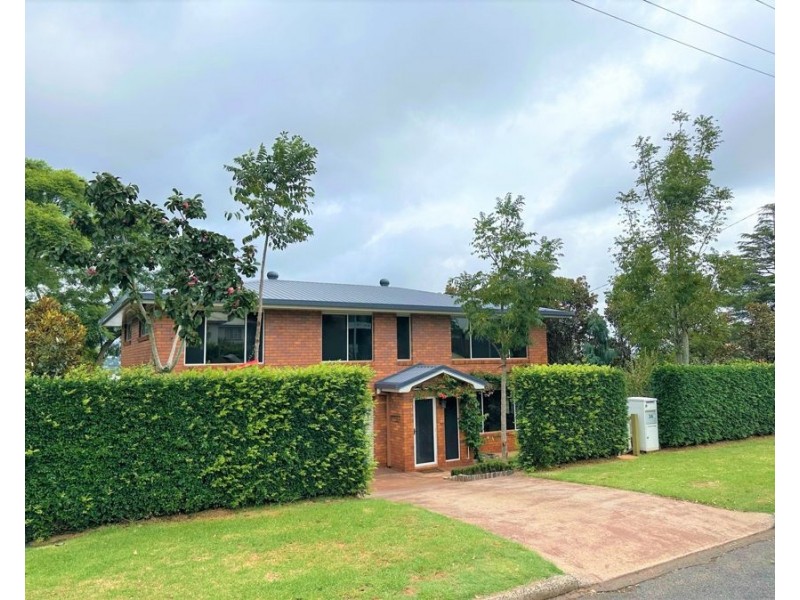 34 Alford Street, Mount Lofty QLD 4350