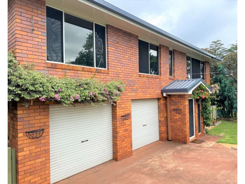 34 Alford Street, Mount Lofty QLD 4350