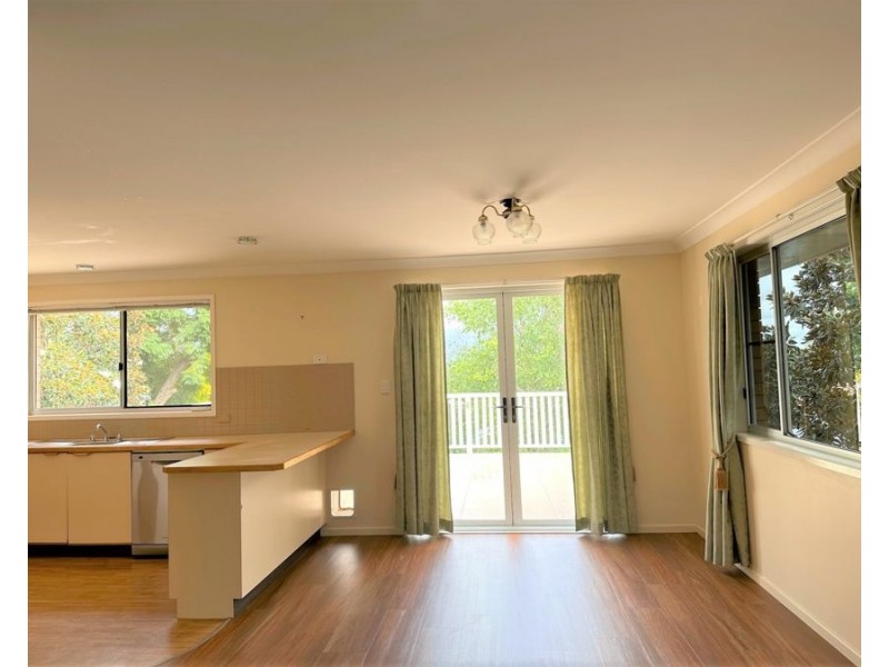34 Alford Street, Mount Lofty QLD 4350
