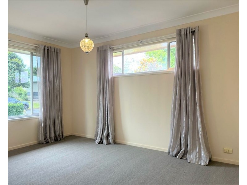 34 Alford Street, Mount Lofty QLD 4350