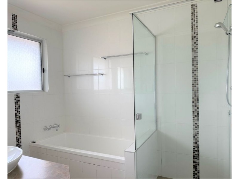 34 Alford Street, Mount Lofty QLD 4350