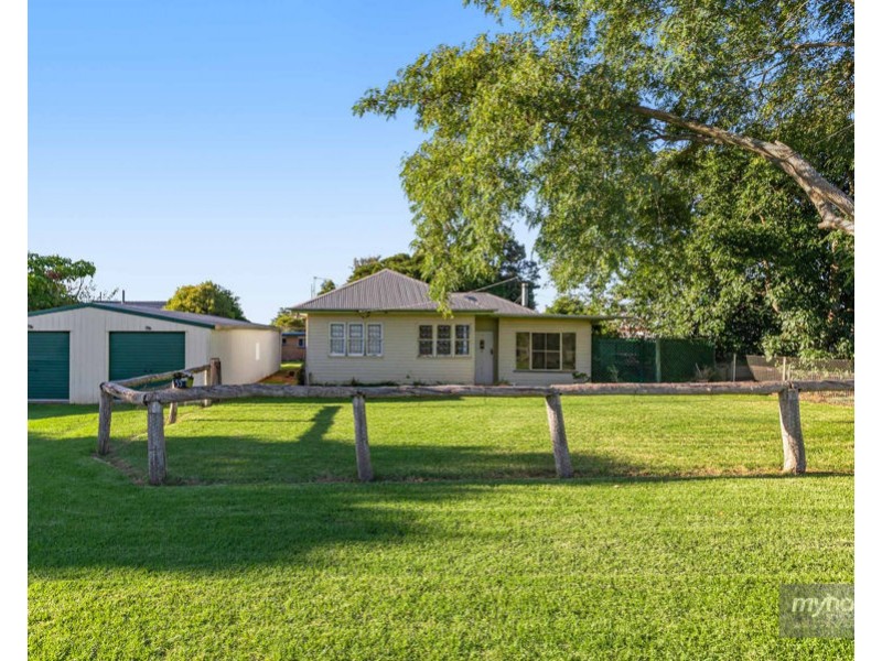 55 Croxley Street, Harristown QLD 4350