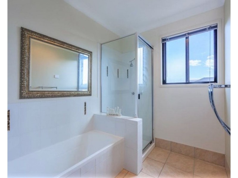 4 Balonne Drive, Glenvale QLD 4350