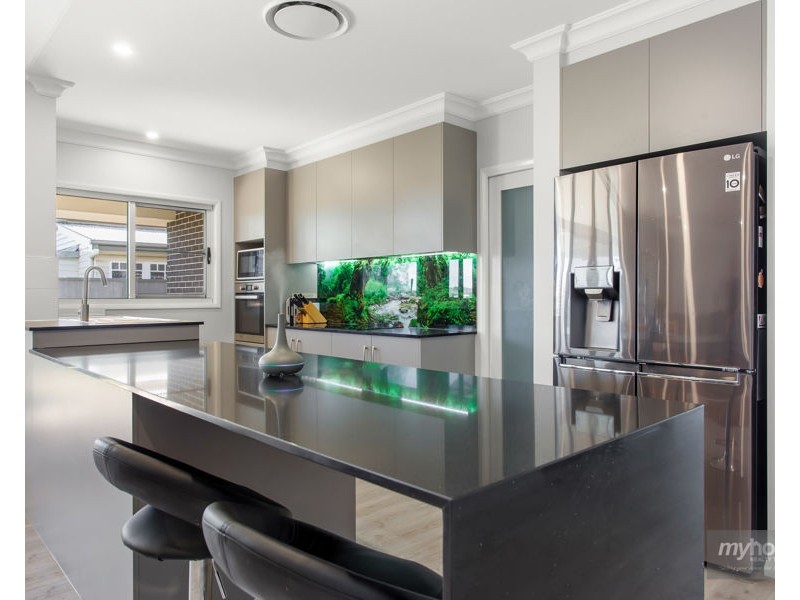 6 Thomas Street, Cambooya QLD 4358
