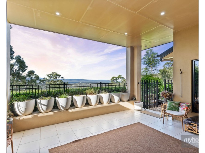 9 Gordon Crescent, Withcott QLD 4352