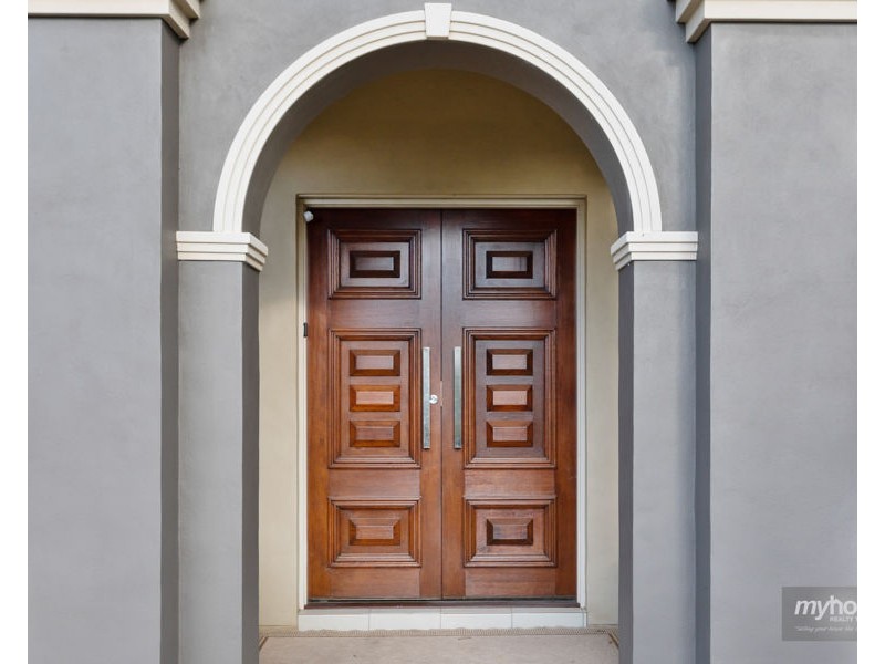 9 Gordon Crescent, Withcott QLD 4352