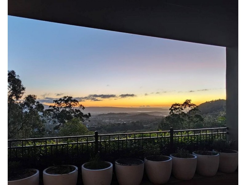 9 Gordon Crescent, Withcott QLD 4352