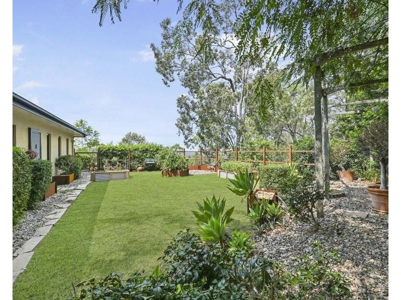 9 Gordon Crescent, Withcott QLD 4352