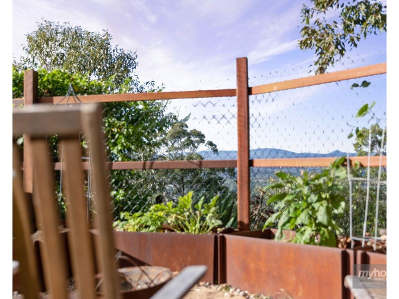 9 Gordon Crescent, Withcott QLD 4352