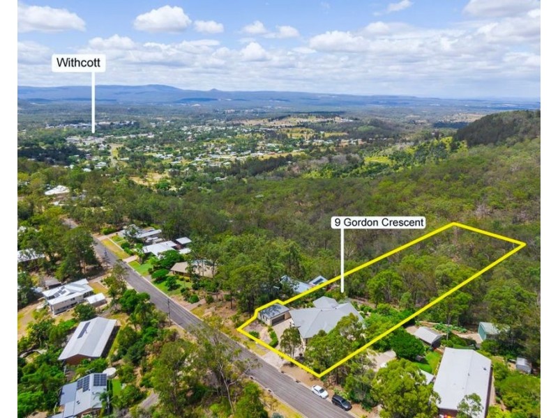 9 Gordon Crescent, Withcott QLD 4352