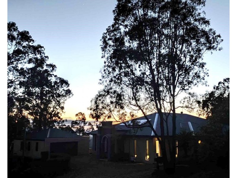 9 Gordon Crescent, Withcott QLD 4352