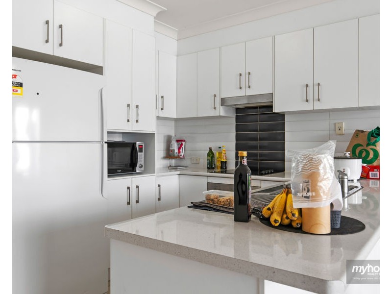 2/13 Sambar Court, Kearneys Spring QLD 4350