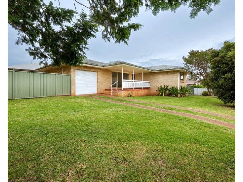 194 Mackenzie Street, Rangeville QLD 4350