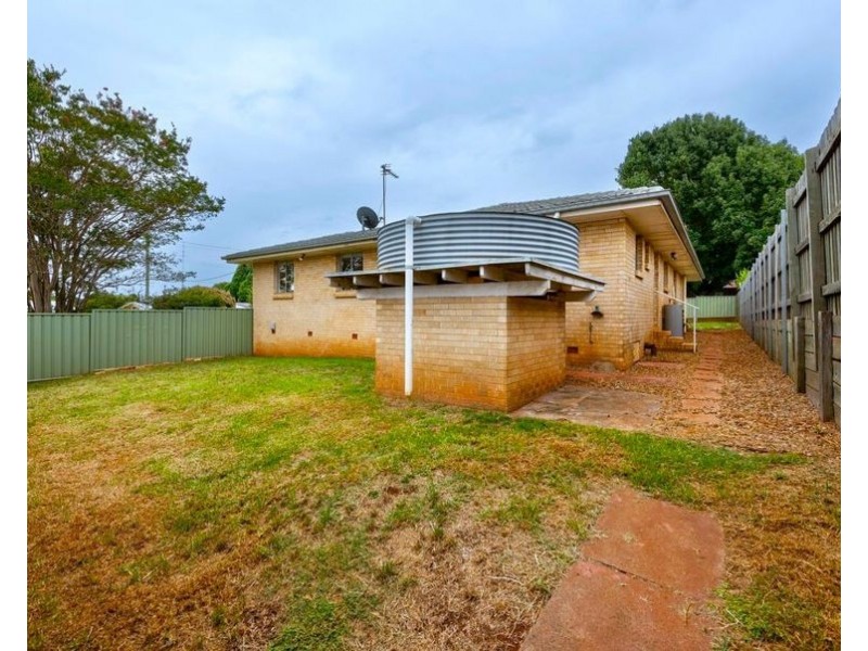 194 Mackenzie Street, Rangeville QLD 4350