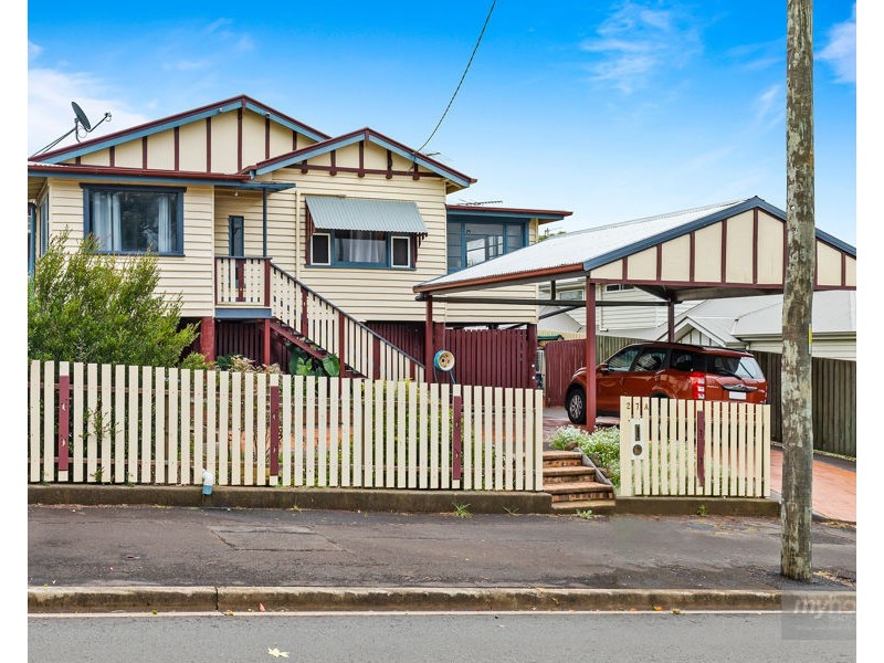 27A West Street, Newtown QLD 4350
