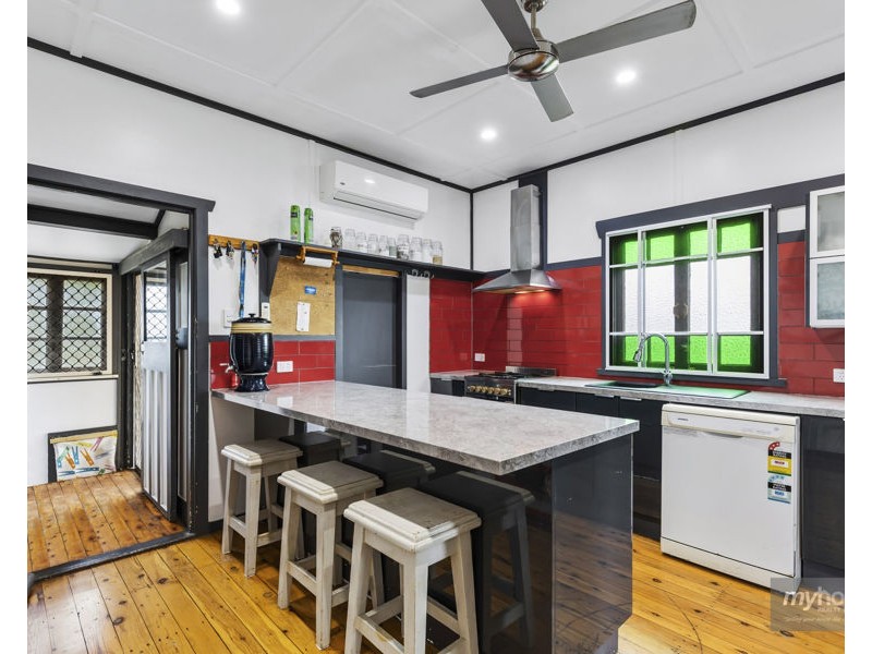 27A West Street, Newtown QLD 4350