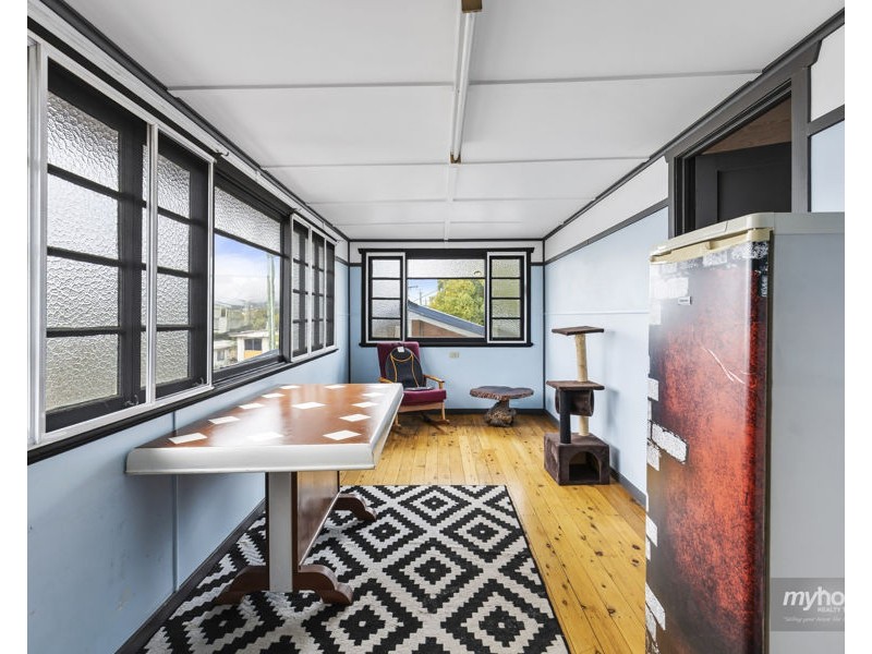 27A West Street, Newtown QLD 4350