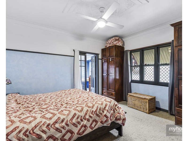 27A West Street, Newtown QLD 4350