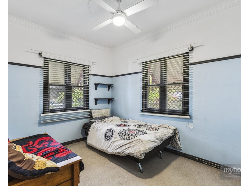 27A West Street, Newtown QLD 4350