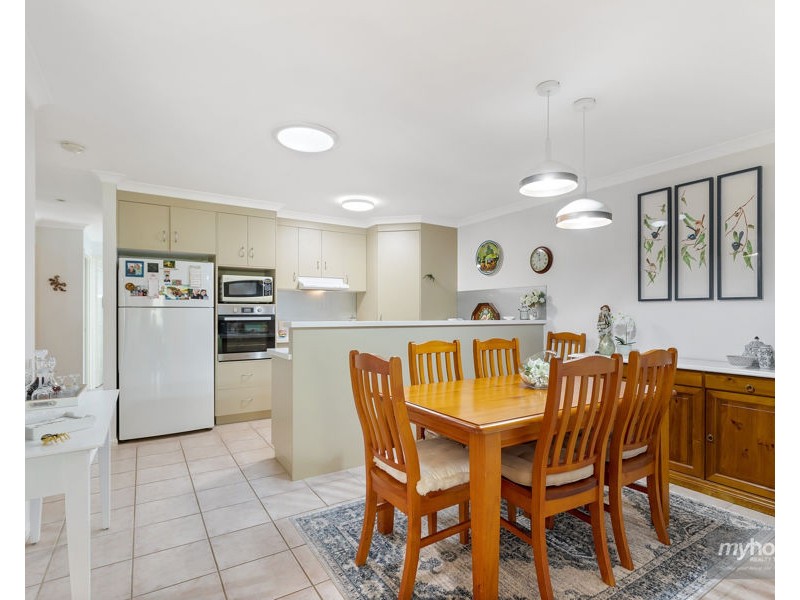 2/11 Horrocks Crescent, Kearneys Spring QLD 4350